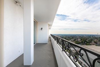 Patio/balcony*